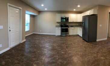 27250 Adams St in Punta Gorda, FL - Building Photo - Building Photo