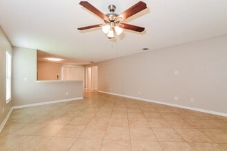 165 Walnut Crest Run in Sanford, FL - Building Photo - Building Photo