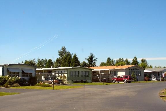 Mountain Villa Mobile Manor in Enumclaw, WA - Building Photo