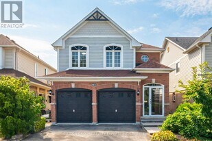 41 Solmar Ave in Whitby, ON - Building Photo