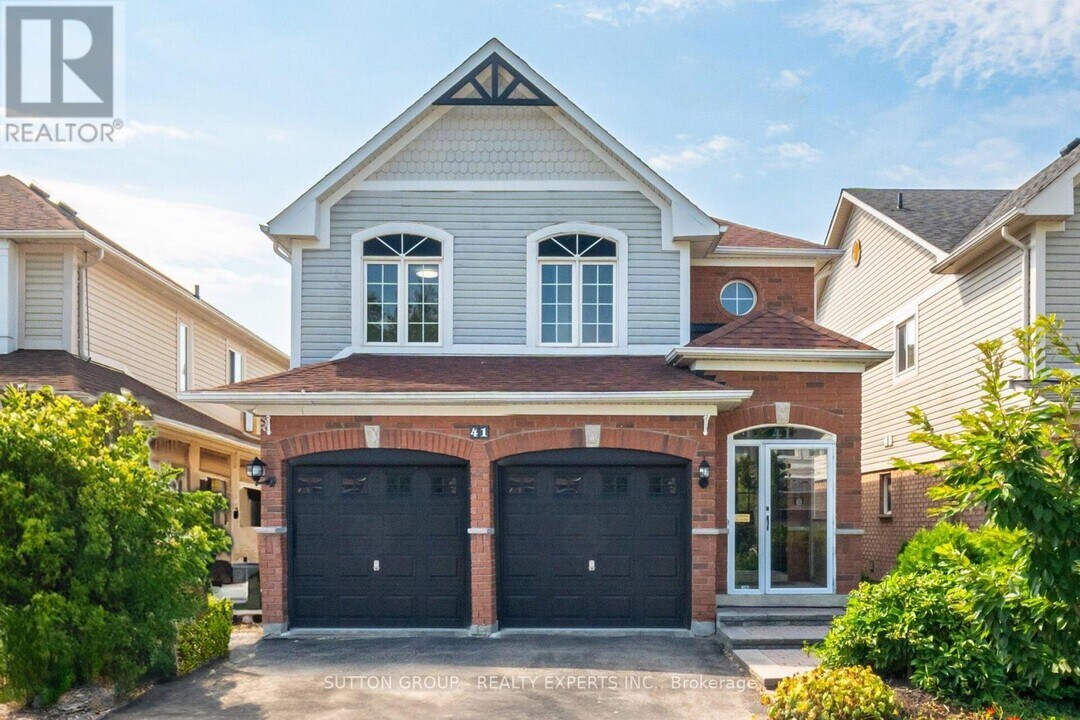 41 Solmar Ave in Whitby, ON - Building Photo