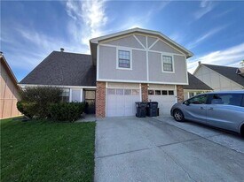 708-710 SW 37 St in Blue Springs, MO - Building Photo