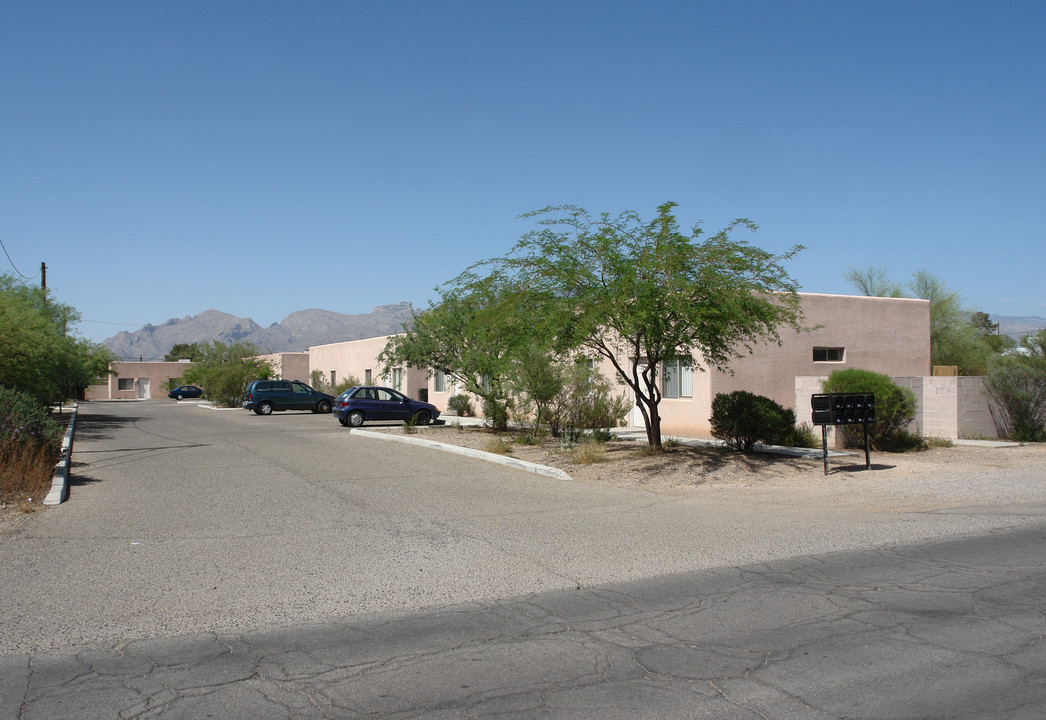 1107 E Halcyon Rd in Tucson, AZ - Building Photo