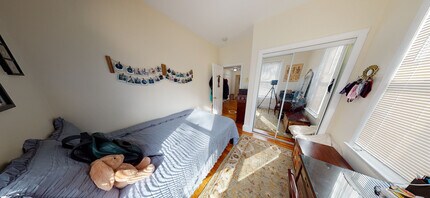 235 Freeman St, Unit 1 in Brookline, MA - Foto de edificio - Building Photo