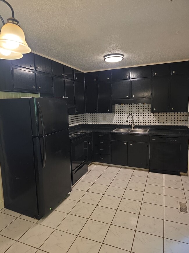 property at 3910 Grunden Dr SW