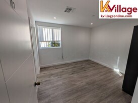 1528 1/2 W 36th Pl in Los Angeles, CA - Building Photo