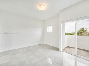 411 SW 37th Ave in Miami, FL - Building Photo - Building Photo