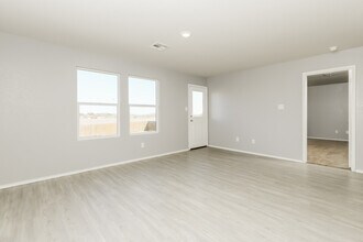 347 Agave Cir in Jourdanton, TX - Building Photo - Building Photo