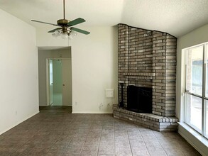 9214 Blockade Dr in San Antonio, TX - Building Photo - Building Photo