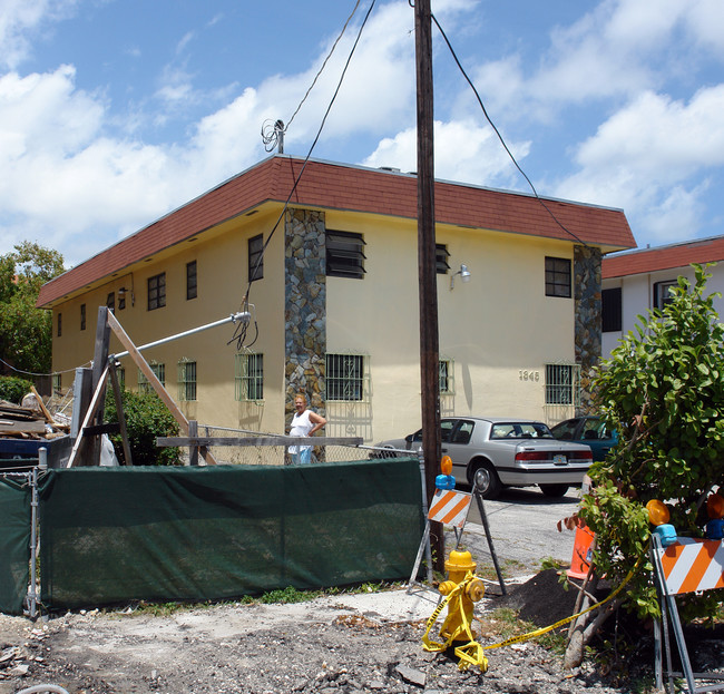 1345 SW 3rd St in Miami, FL - Building Photo - Building Photo