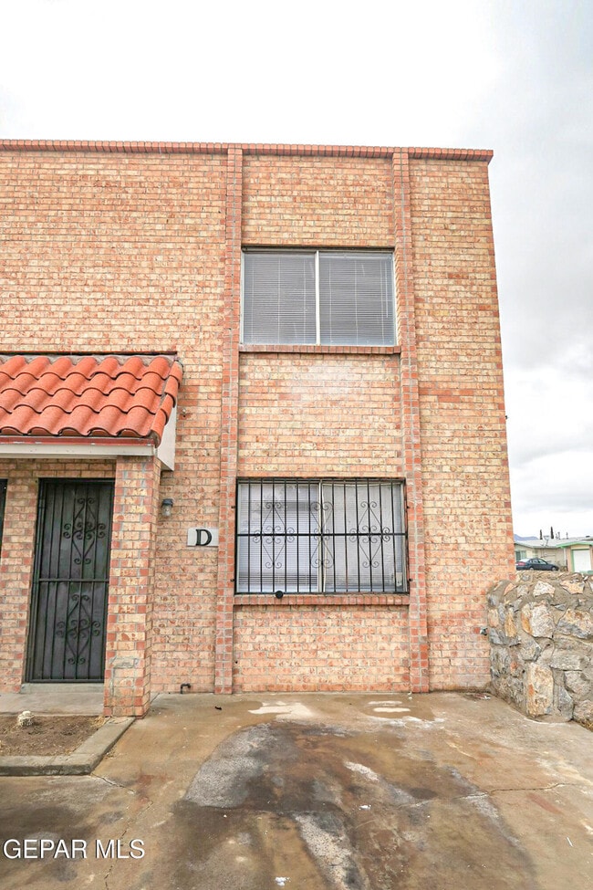 property at 5198 Viceroy Dr
