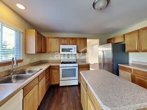 34406 Columbine Ct in Round Lake, IL - Building Photo - Building Photo