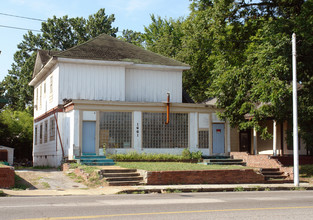 1661 Madison Ave in Memphis, TN - Building Photo - Building Photo