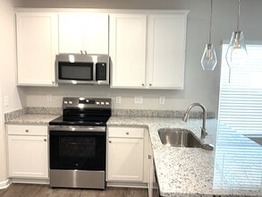 3232 Emberly Dr in Roebuck, SC - Foto de edificio - Building Photo