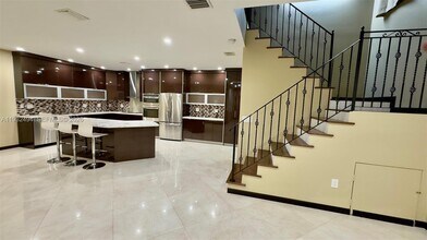 1094 Redwood St in Hollywood, FL - Building Photo - Building Photo