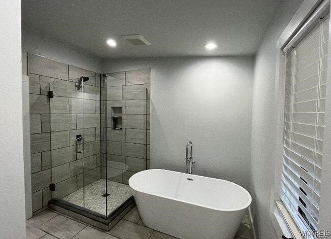 property at 406 Lakefront Blvd