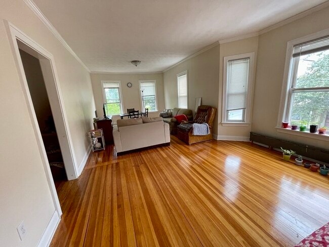 20 Coolidge Rd, Unit 2 in Boston, MA - Foto de edificio - Building Photo