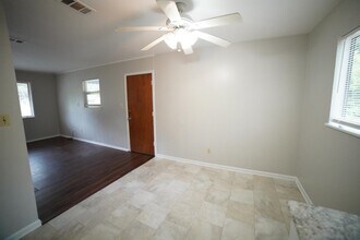 1329 Blossom Cir in Tallahassee, FL - Building Photo - Building Photo