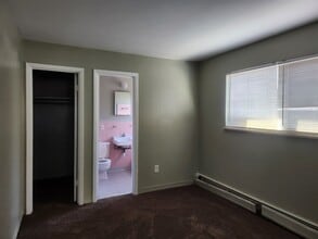 1951 Clinton St in Aurora, CO - Building Photo - Building Photo