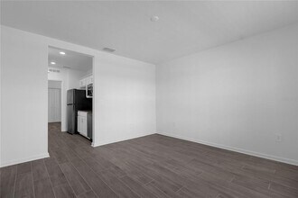 2599 Runners Cir-Unit -B in Clermont, FL - Building Photo - Building Photo