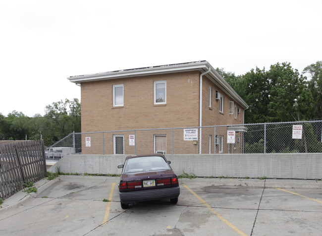 6711 Blondo St in Omaha, NE - Building Photo - Building Photo