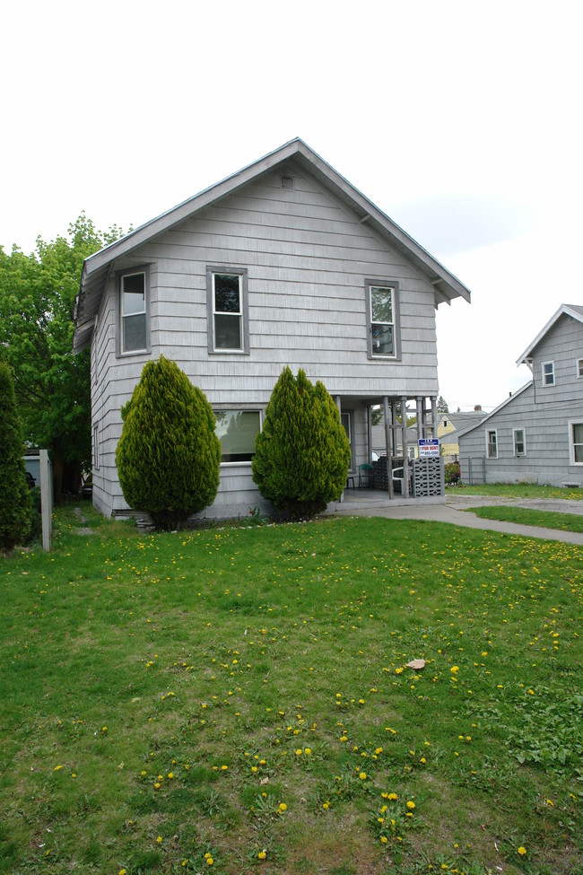 818 W Augusta Ave in Spokane, WA - Building Photo - Building Photo