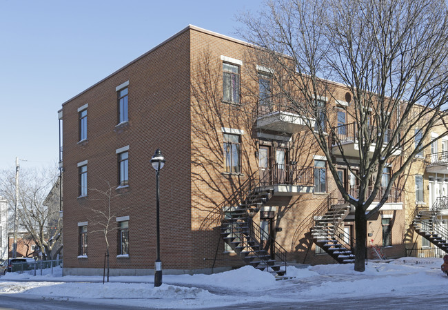 2427-2443 Chapleau in Montréal, QC - Building Photo - Primary Photo