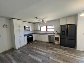 720 W Marion Ave in Punta Gorda, FL - Building Photo - Building Photo