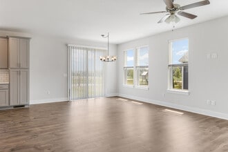 W218N16014 Tiger Lily Dr in Jackson, WI - Building Photo - Building Photo