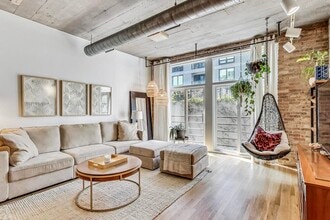 110 N Peoria St in Chicago, IL - Building Photo - Building Photo