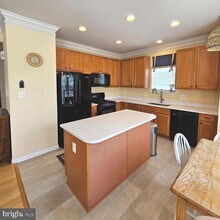 42991 Chesterton St in Ashburn, VA - Building Photo - Building Photo