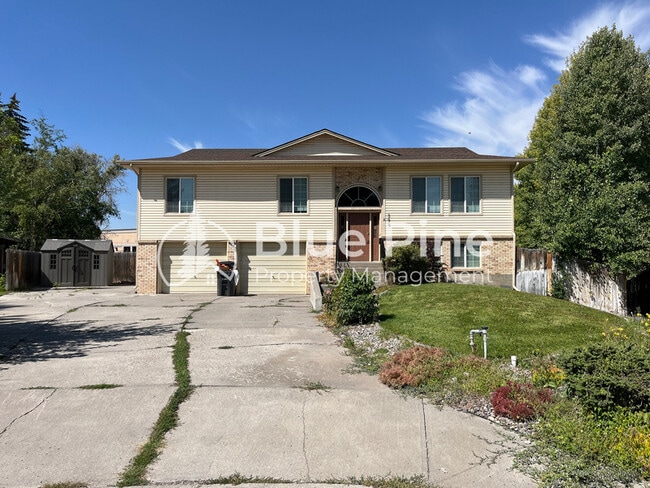 property at 395 Hemlock Cir