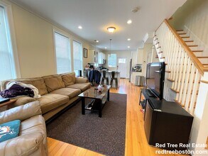 1 Larose Plz in Boston, MA - Building Photo - Building Photo