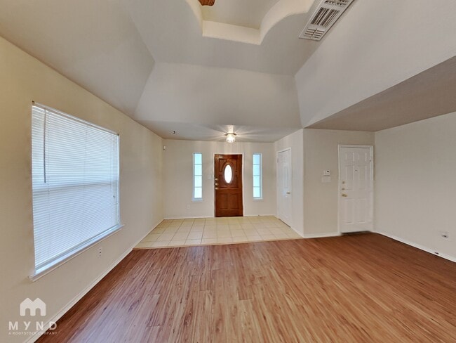 6539 Estes Flats in San Antonio, TX - Building Photo - Building Photo