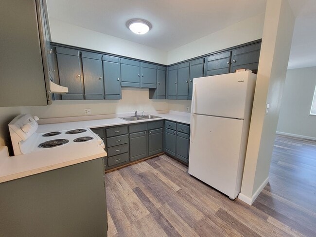 property at 2912 W Platte Ave