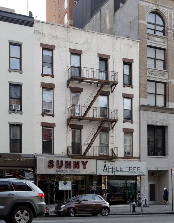 1425 3rd Ave in New York, NY - Building Photo