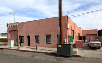 1100 E 7th St in Long Beach, CA - Building Photo - Building Photo