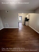 208 Lakeshore Dr in Lexington, KY - Foto de edificio - Building Photo