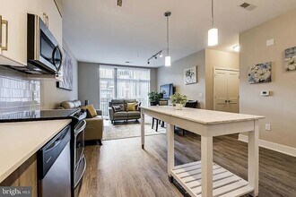 145 Riverhaven Dr, Unit 226 in Oxon Hill, MD - Building Photo - Building Photo