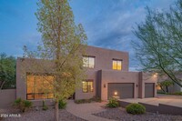 18011 N 14th Pl in Phoenix, AZ - Foto de edificio - Building Photo