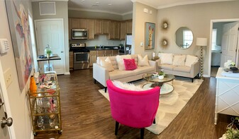 The Bungalows of Auburn Village in Auburn, AL - Building Photo