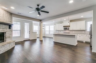 9117 Kaitlyn Ct in Lantana, TX - Foto de edificio - Building Photo