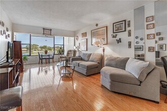 1624 Pine Valley Dr in Ft. Myers, FL - Building Photo - Building Photo
