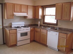 123 Marcella St in Oconomowoc, WI - Building Photo - Building Photo