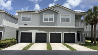 3042 Grandiflora Dr in Greenacres, FL - Building Photo