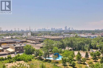 160-160 Vanderhoof Ave in Toronto, ON - Building Photo - Building Photo