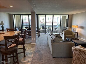 2305 Gulf Shore Blvd N in Naples, FL - Building Photo - Building Photo