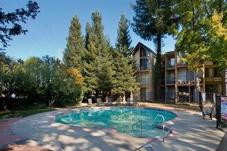 Atrium Downtown in Walnut Creek, CA - Foto de edificio - Building Photo