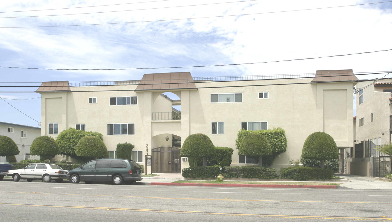 Wellington Court in Torrance, CA - Building Photo