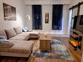1540 W 17th St, Unit Apt 2 in Chicago, IL - Building Photo